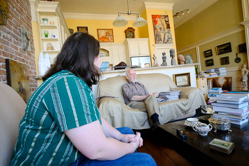 Ulli Budelmann Medical student interviews an older adult in his home