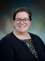 Headshot of Lindsay Szauter
